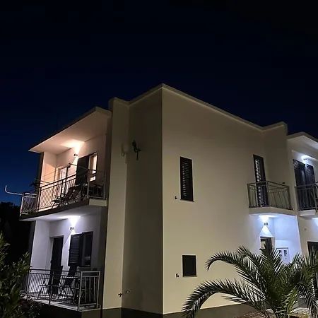 ゲストハウス And With Parking Space Starigrad, Paklenica - 24535 スタリグラード