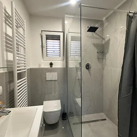And With Parking Space - Paklenica - 24535 Konukevi 3*